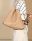 Eloise Hobo