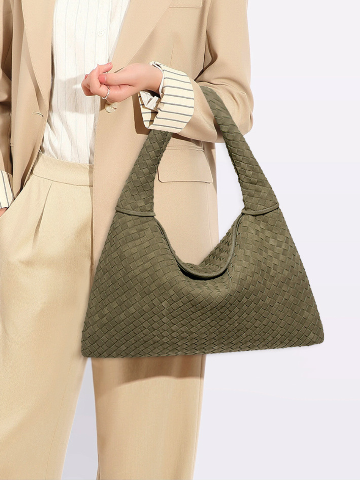 Gili Suede Hobo: Effortless Softness and Everyday Style