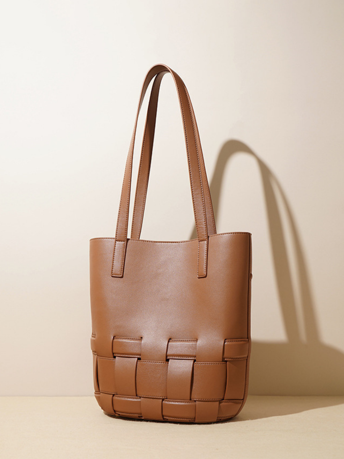 Oasis Tote: Soft Cowhide, Big Style, Everyday Ready